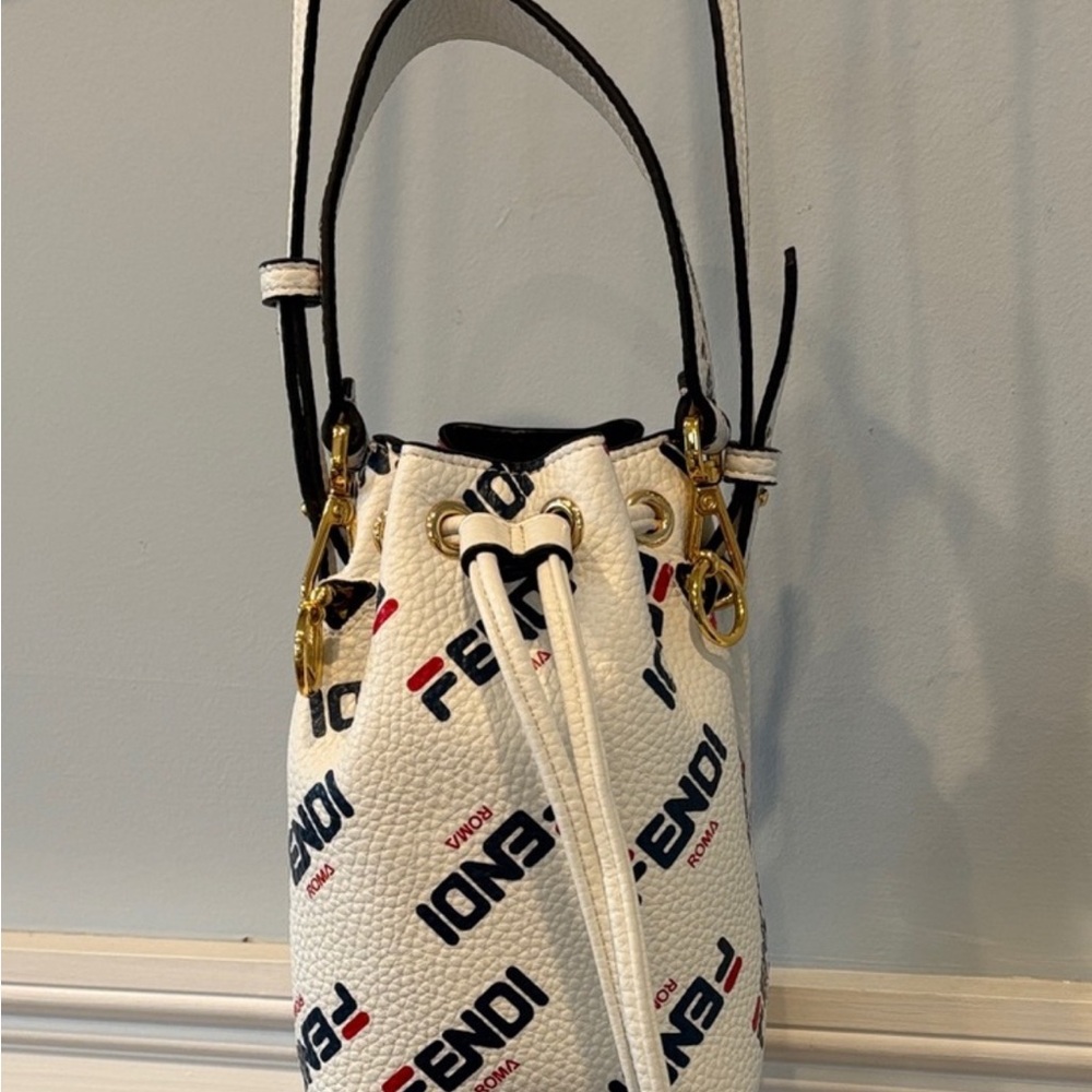 Fendi Mon Tresor mini bucket bag - Picture 2 of 15